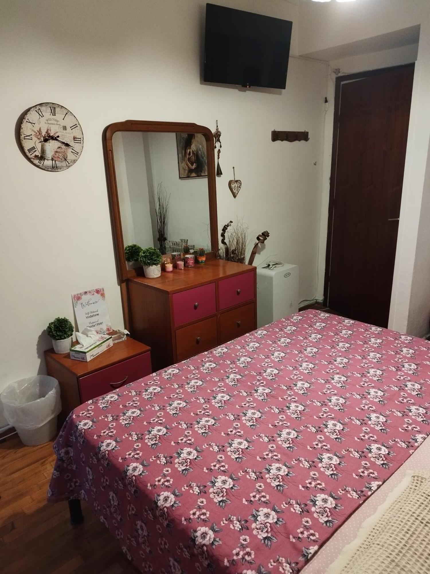 Private Rooms In Shared House Thessaloniki Room photo